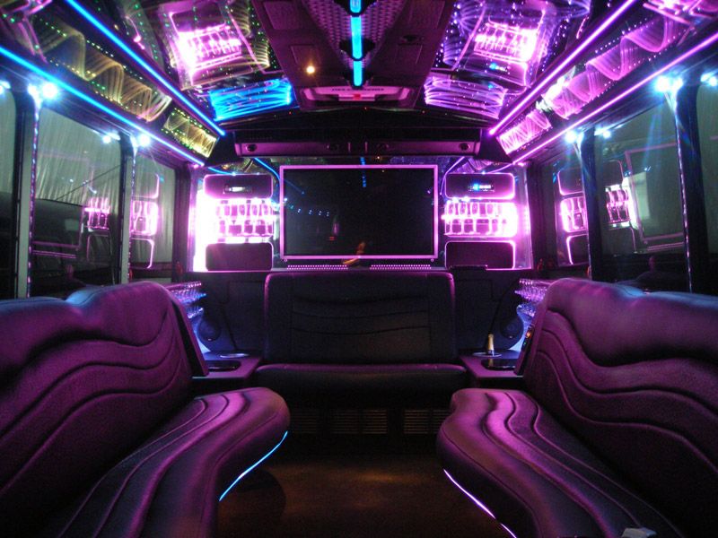 Toronto wedding limos