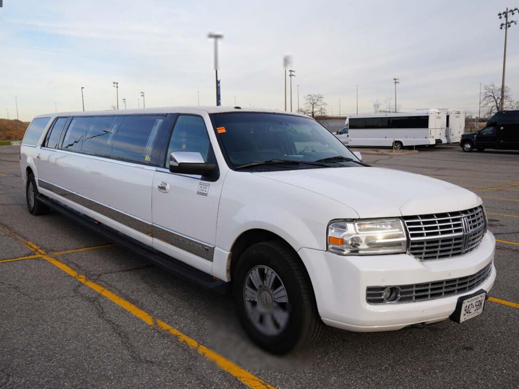Booking a Wedding Limo in Toronto